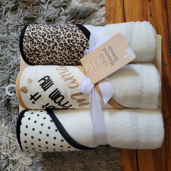 NEW Modern Baby 3 Pack Hooded Towels - Picture 2 of 3